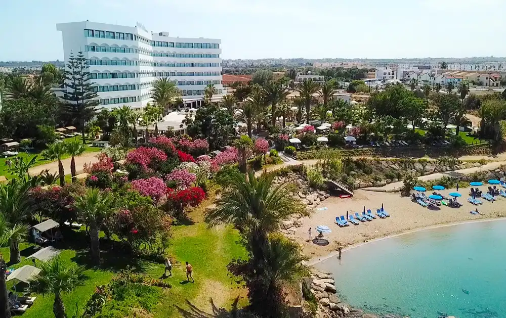 CRYSTAL SPRINGS BEACH HOTEL